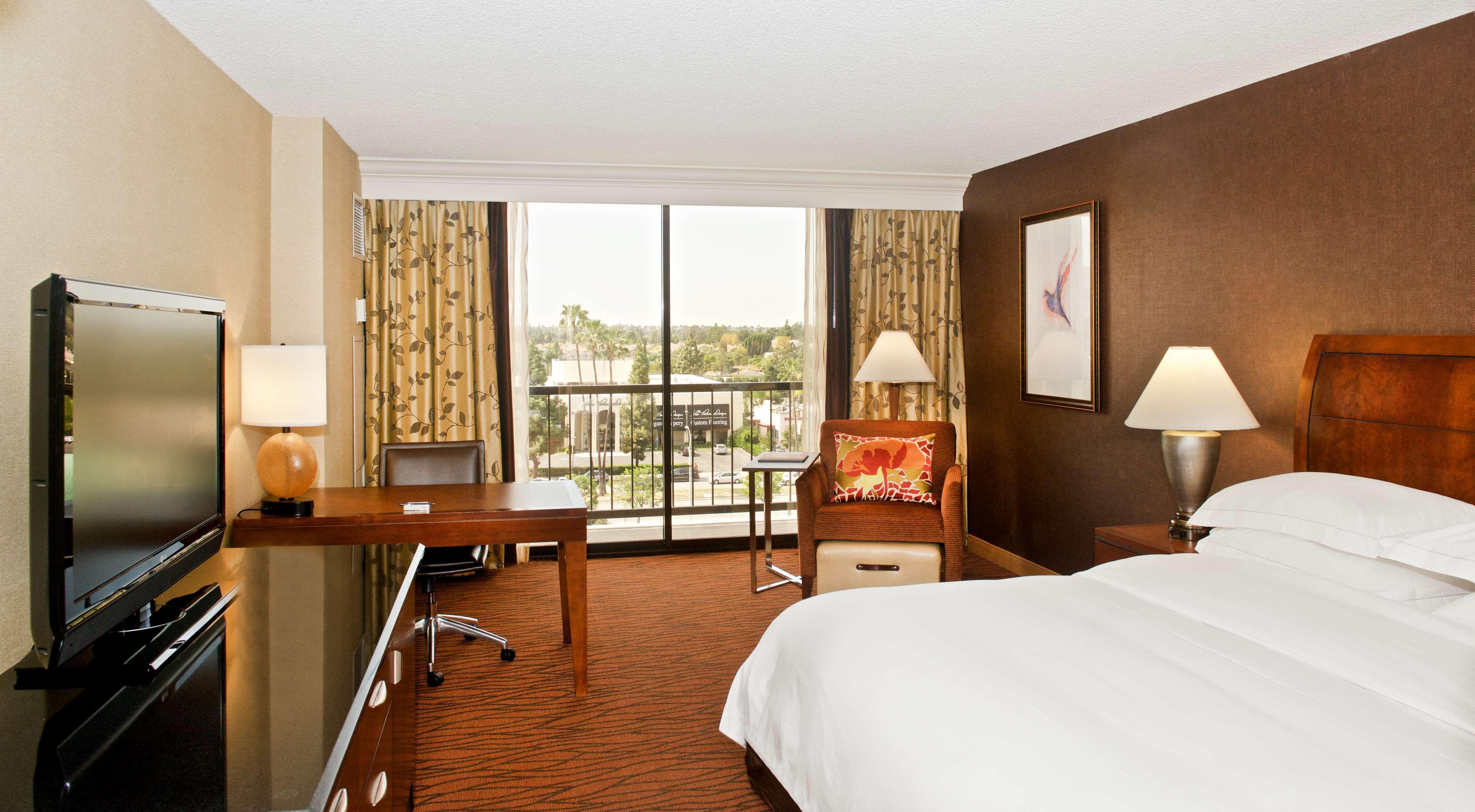 Hotel Hilton Orange County/Costa Mesa Extérieur photo