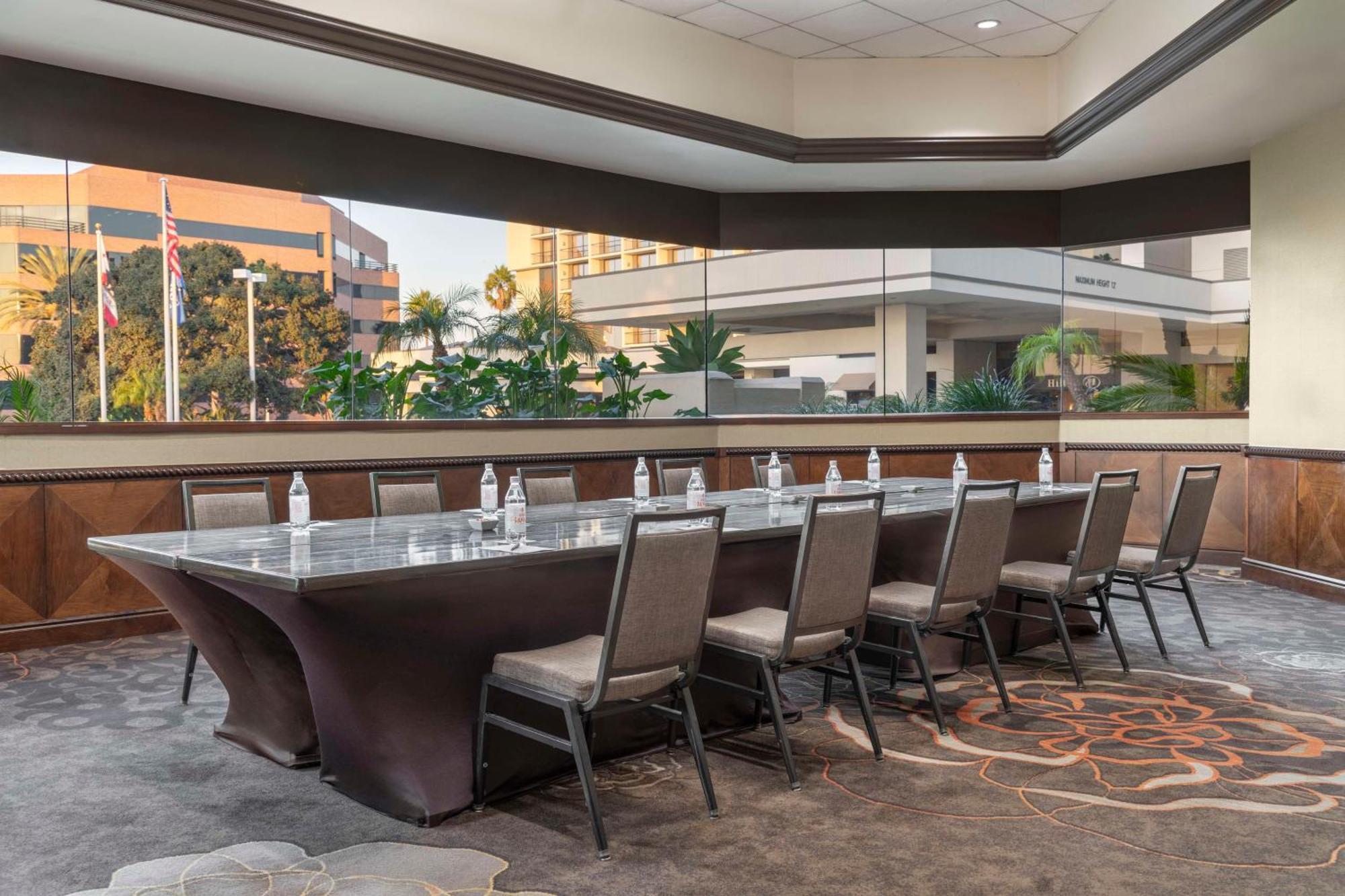 Hotel Hilton Orange County/Costa Mesa Extérieur photo