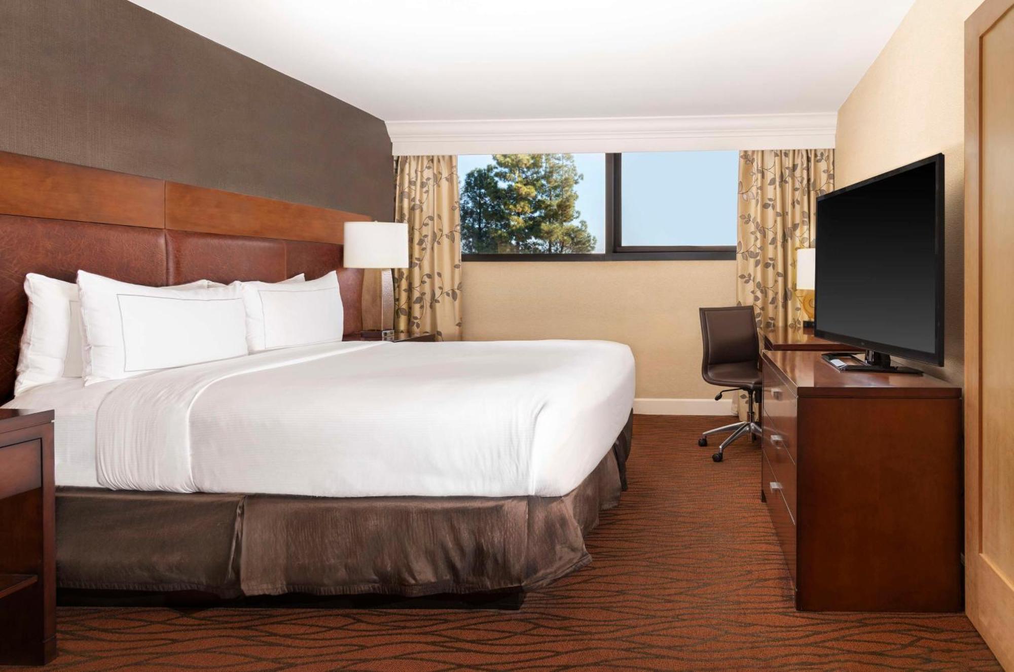 Hotel Hilton Orange County/Costa Mesa Extérieur photo